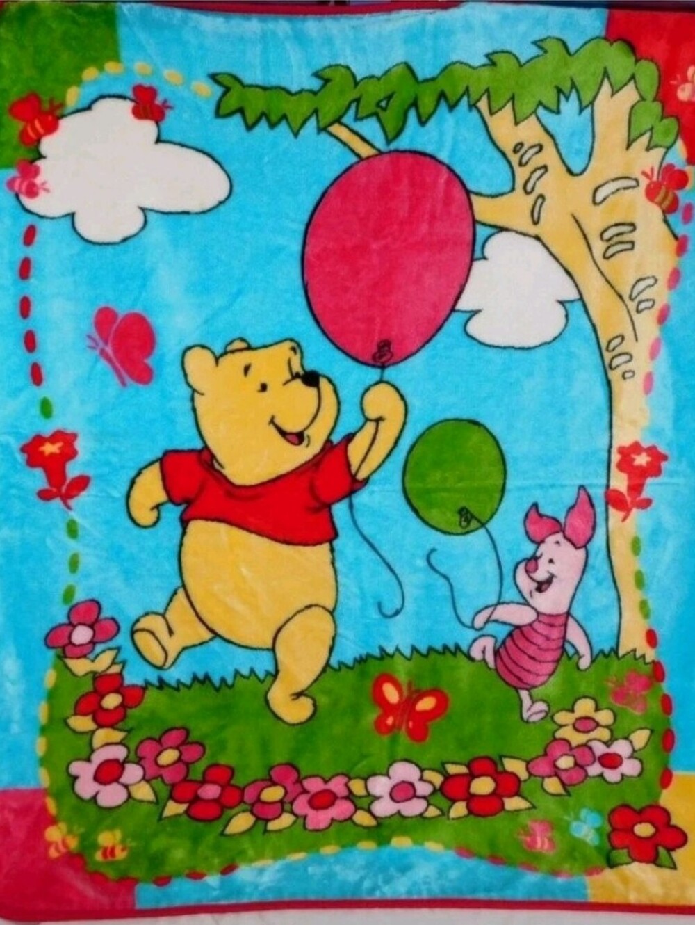 VTG Winnie the Pooh and Piglet Balloons Forrest Fleece Blanket Flowers 44" x 50